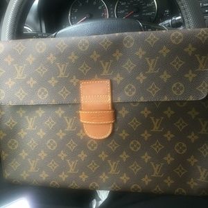 Louis Vuitton Envelope Bag (Only Used Once!!)
